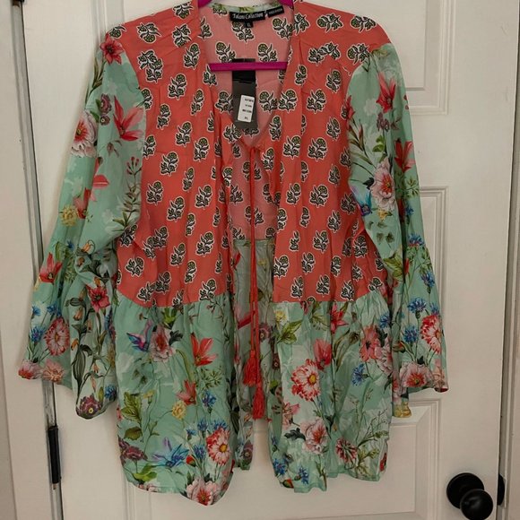 Tolani Blouse with tie front NWT - Picture 2 of 2